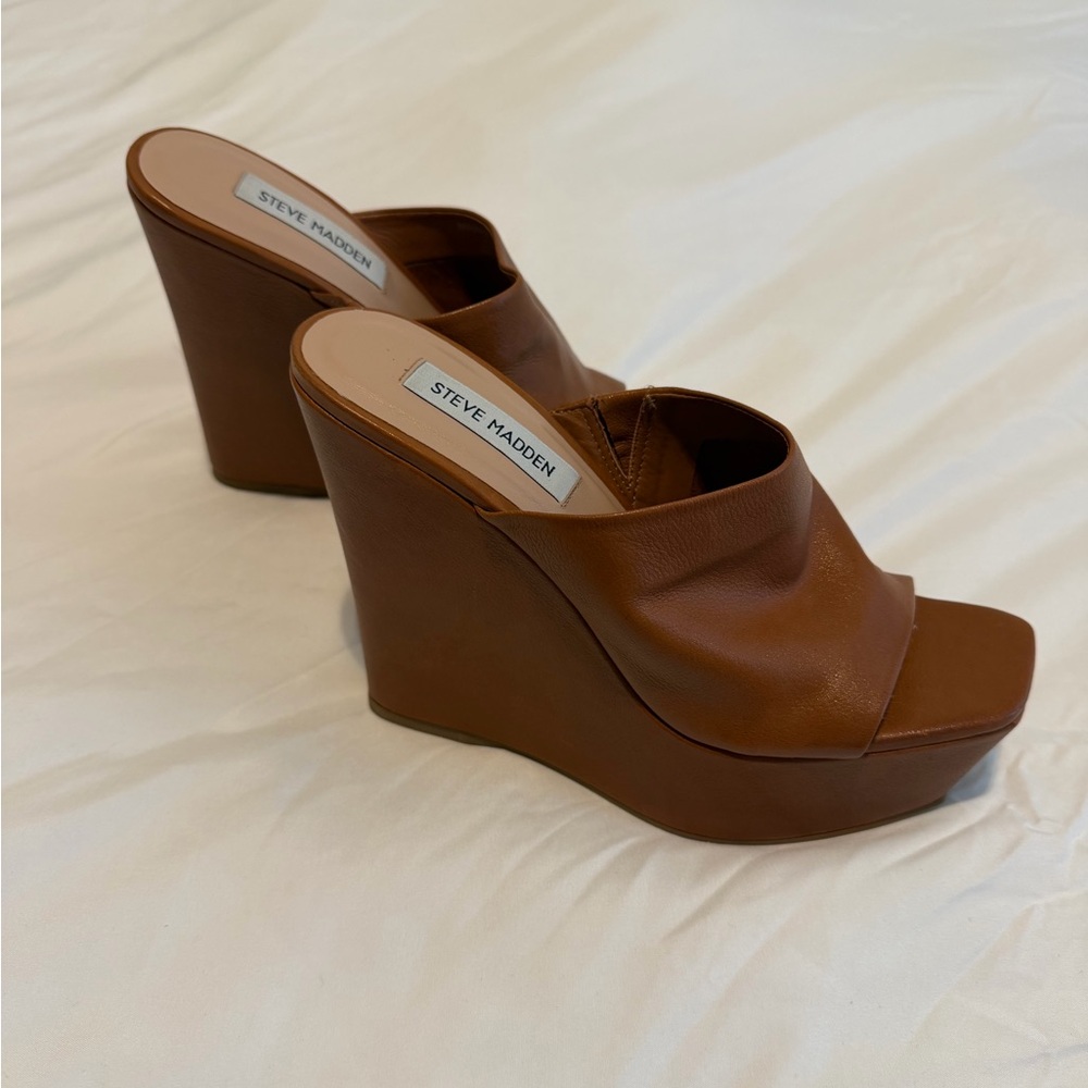 Steve Madden Tan Leather Mules